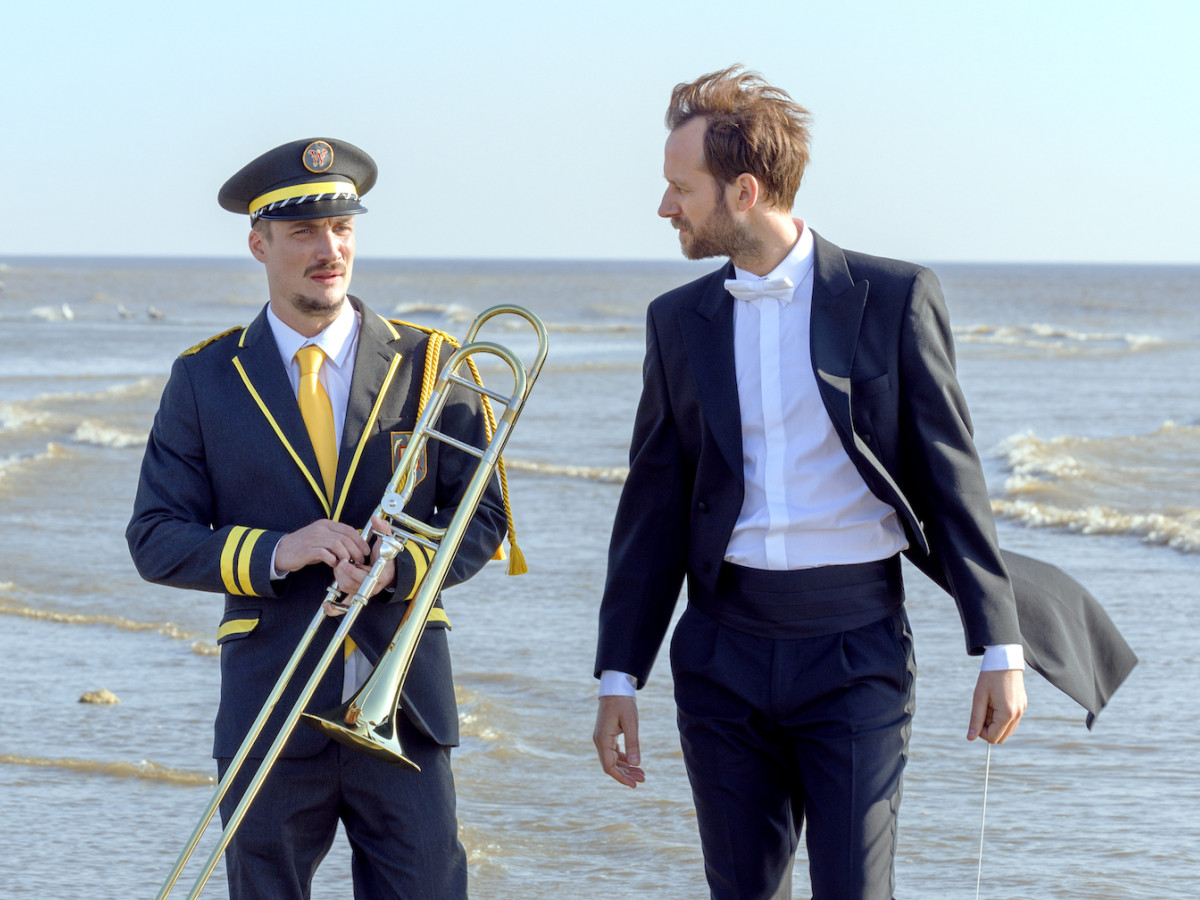et bilde fra filmen “En fanfare”.